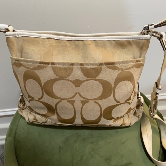 COACH Kyra Signature File Crossbody Bag. In great condition! - Picture 5 of 9